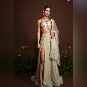 Brand New Lehenga Choli Set (Size Small) – Never Worn